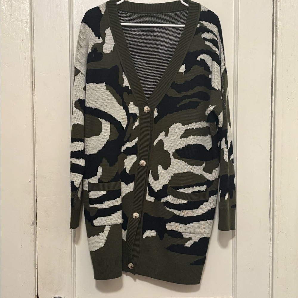 Stylish Camouflage Women's Cardigan